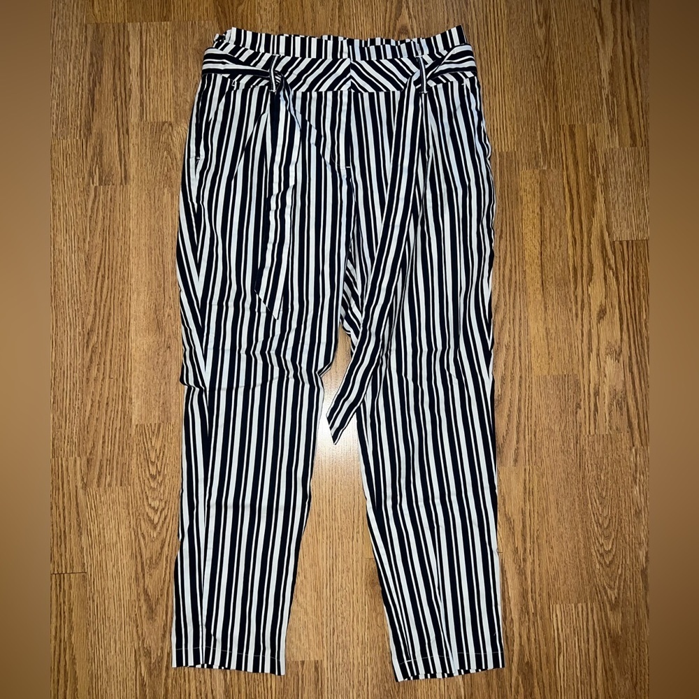 Pants - Picture 3 of 5